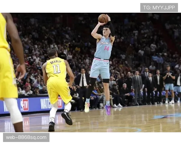 希罗无球跑动拉开防线三分效率较上季显著回升